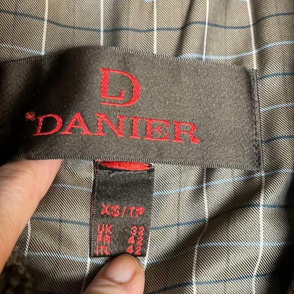 Danier leather jacket - Picture 3 of 9